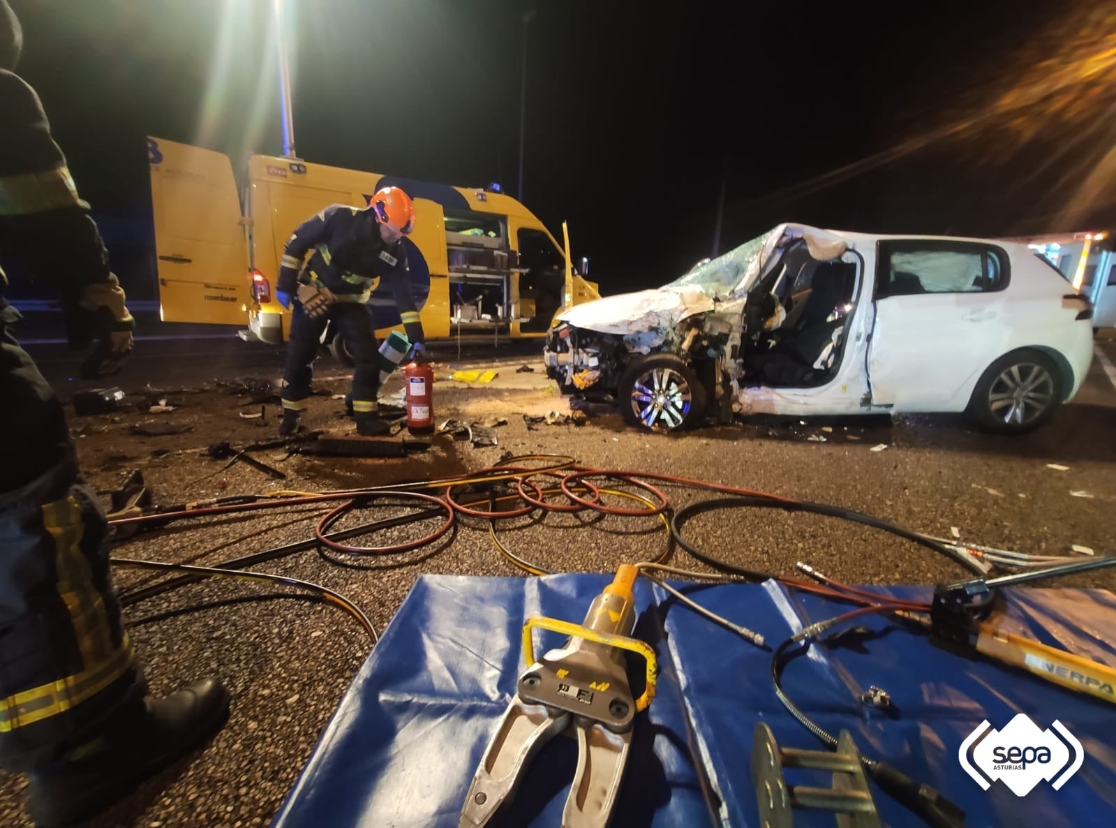 Tres heridas en una colisión en Antromero, Gozón Tres heridas en una colisión en Antromero, Gozón