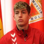 El Real Murcia ata a Antonio Toral, la perla de la cantera