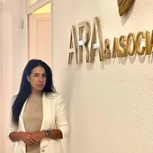 Verónica Salvador, socia fundadora de Ara & Asociados Verónica Salvador, socia fundadora de Ara & Asociados
