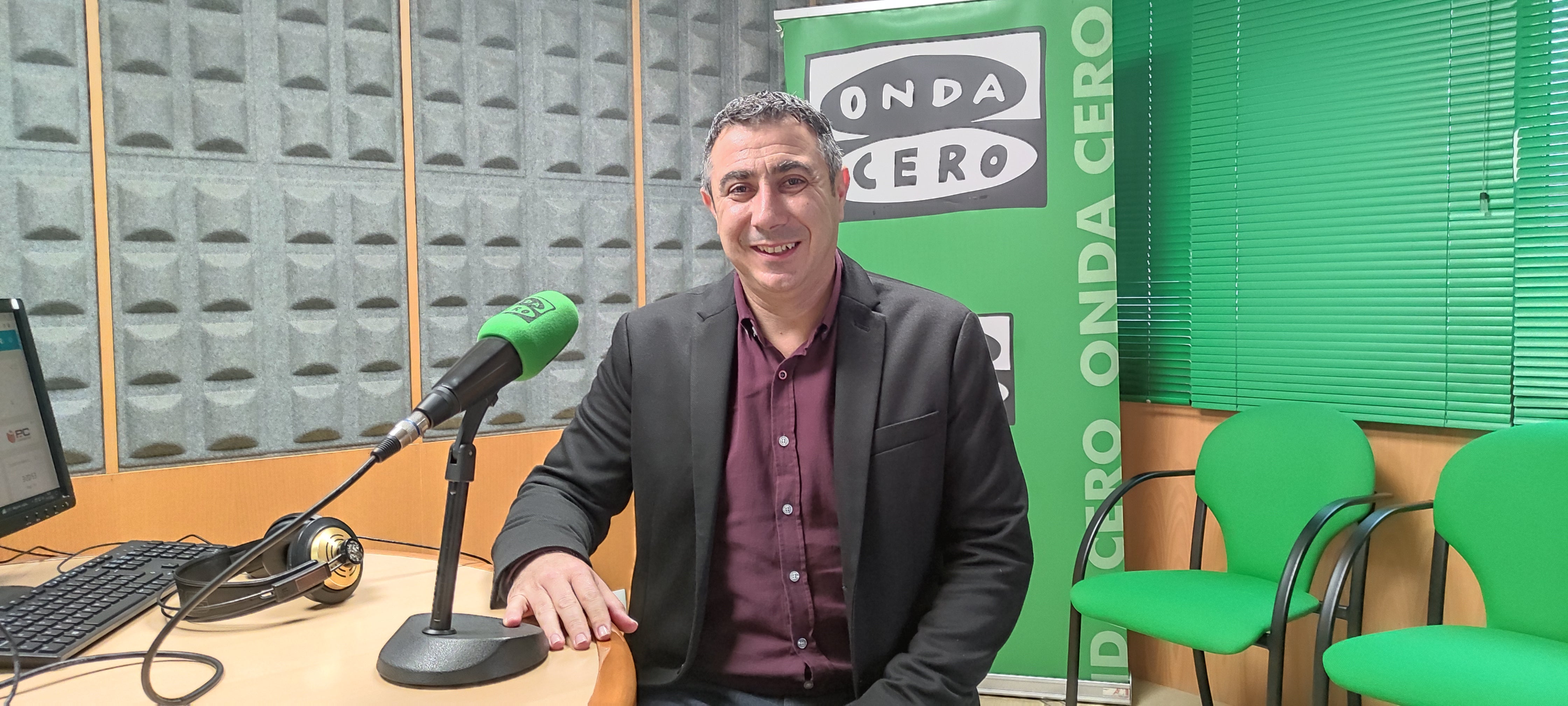 Manuel González: "Queremos autoabastecernos con paneis solares en todos os edificios municipais de Caldas" Manuel González: "Queremos autoabastecernos con paneis solares en todos os edificios municipais de Caldas"