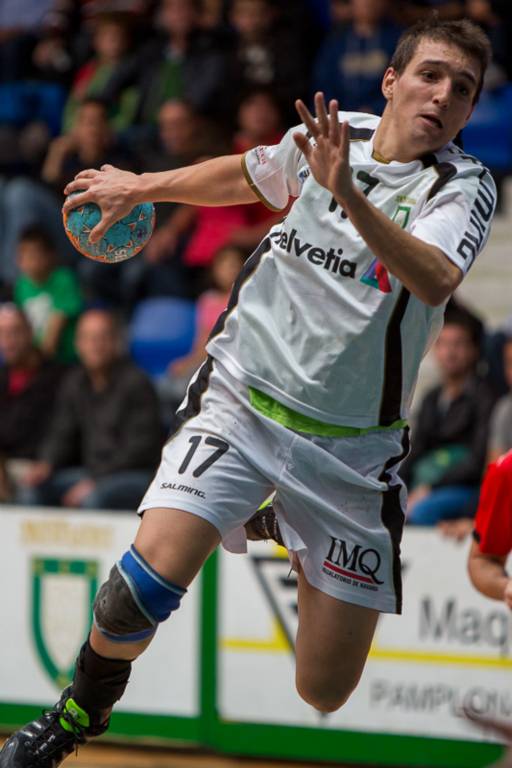 Carlos Chocarro: "Ya sabemos cómo empieza y cómo acaba la liga Asobal, pero yo no descarto nada contra el Barcelona" Carlos Chocarro: "Ya sabemos cómo empieza y cómo acaba la liga Asobal, pero yo no descarto nada contra el Barcelona"