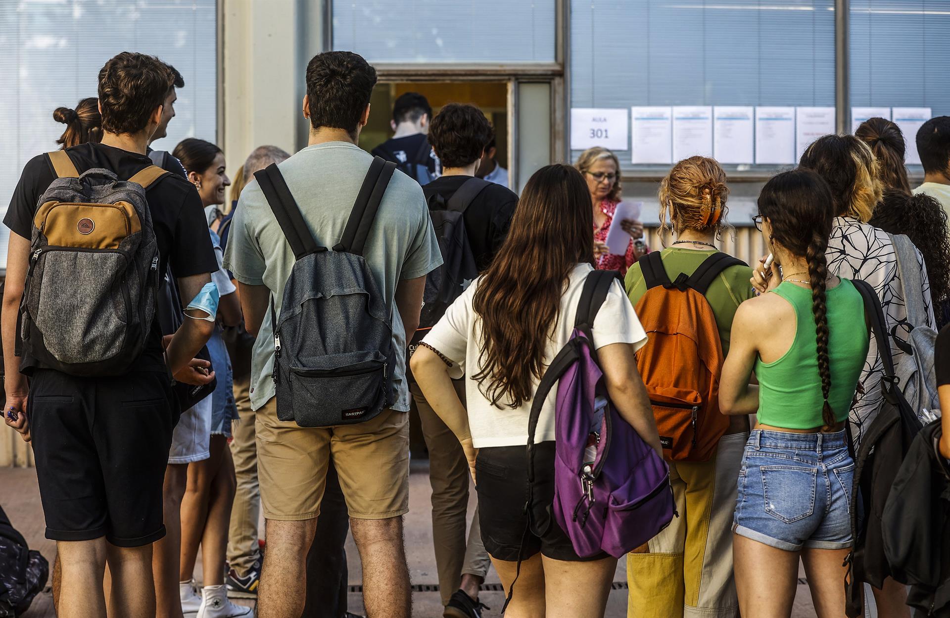Un estudio de las ONGD revela la "ansiedad" de los jóvenes valencianos por la "falta de oportunidades" Un estudio de las ONGD revela la "ansiedad" de los jóvenes valencianos por la "falta de oportunidades"