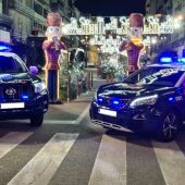 Policía Nacional y Local de Vigo despliegan un dispositivo especial para el encendido del alumbrado navideño.