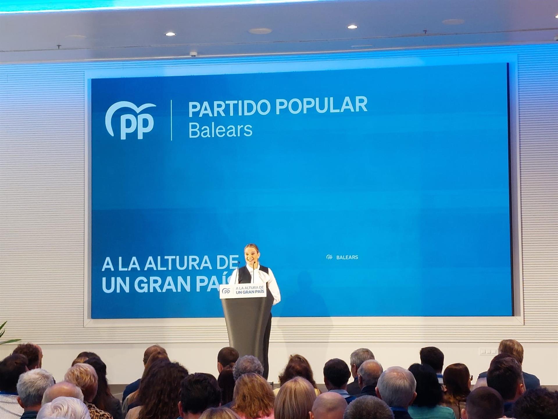 Prohens critica a un Govern "incapaz de resolver los problemas" de Baleares Prohens critica a un Govern "incapaz de resolver los problemas" de Baleares