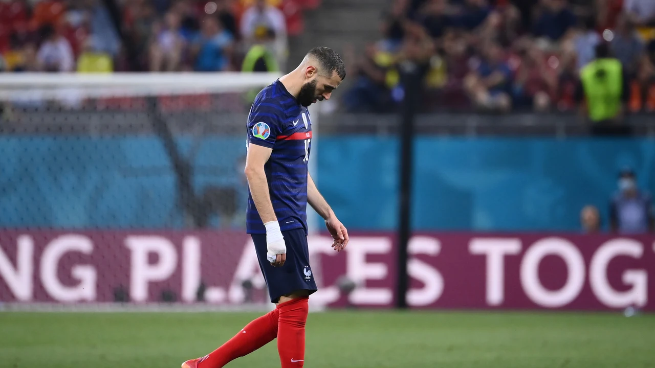 Benzema durante un partido con la selección francesa