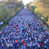 Miles de participantes al inicio de la carrera popular "Ponle Freno" por las víctimas del tráfico celebrada este domingo en Madrid