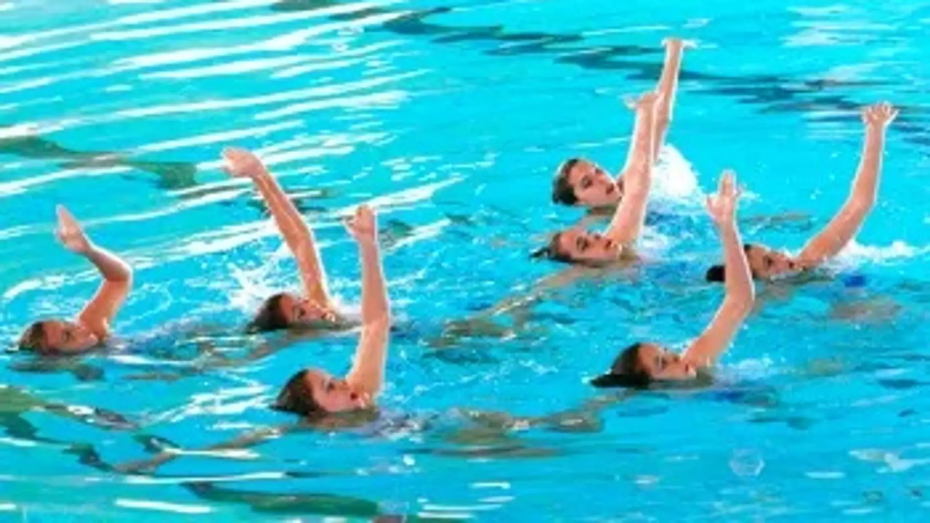 A piscina municipal Rosario Dueñas acolleu a 1ª Xornada da Liga Galega de Figuras