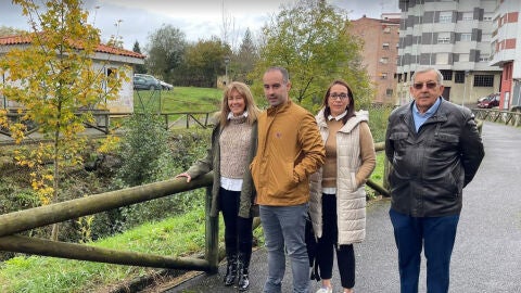 Los populares en el paseo fluvial de Nava