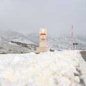  Cumbres nevadas en Alto Campoo, cerca de Reinosa. 