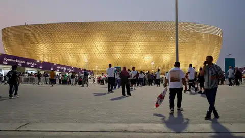 Mundial de Qatar Humor | Detienen en Qatar al Instapoeta por recitar un poema sobre el poliamor: "Se respira toleracionismo"