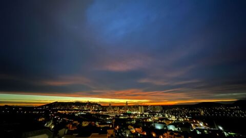 marina baixa amanecer nuboso benidorm