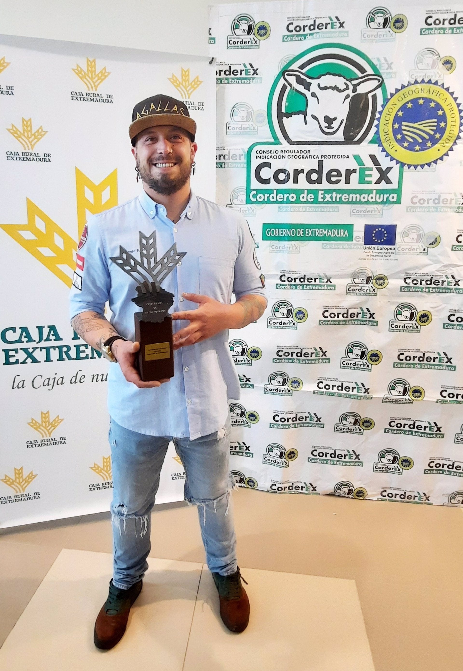 Antonio Luis Falcón de Agalla´s en Mérida premio Espiga a la mejor receta con Cordero de Extremadura Antonio Luis Falcón de Agalla´s en Mérida premio Espiga a la mejor receta con Cordero de Extremadura