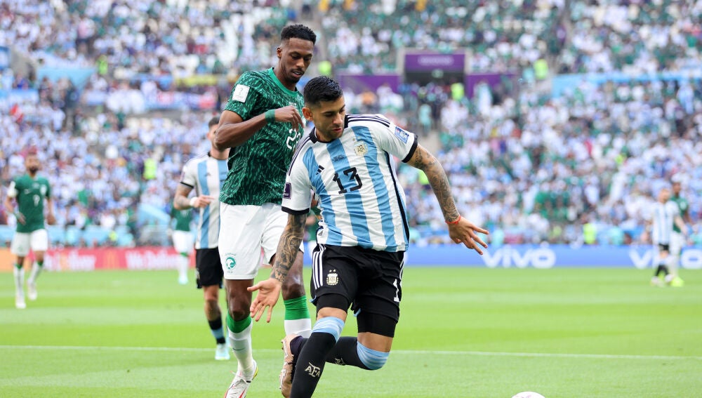 'Cuti' Romero en una acción defensiva