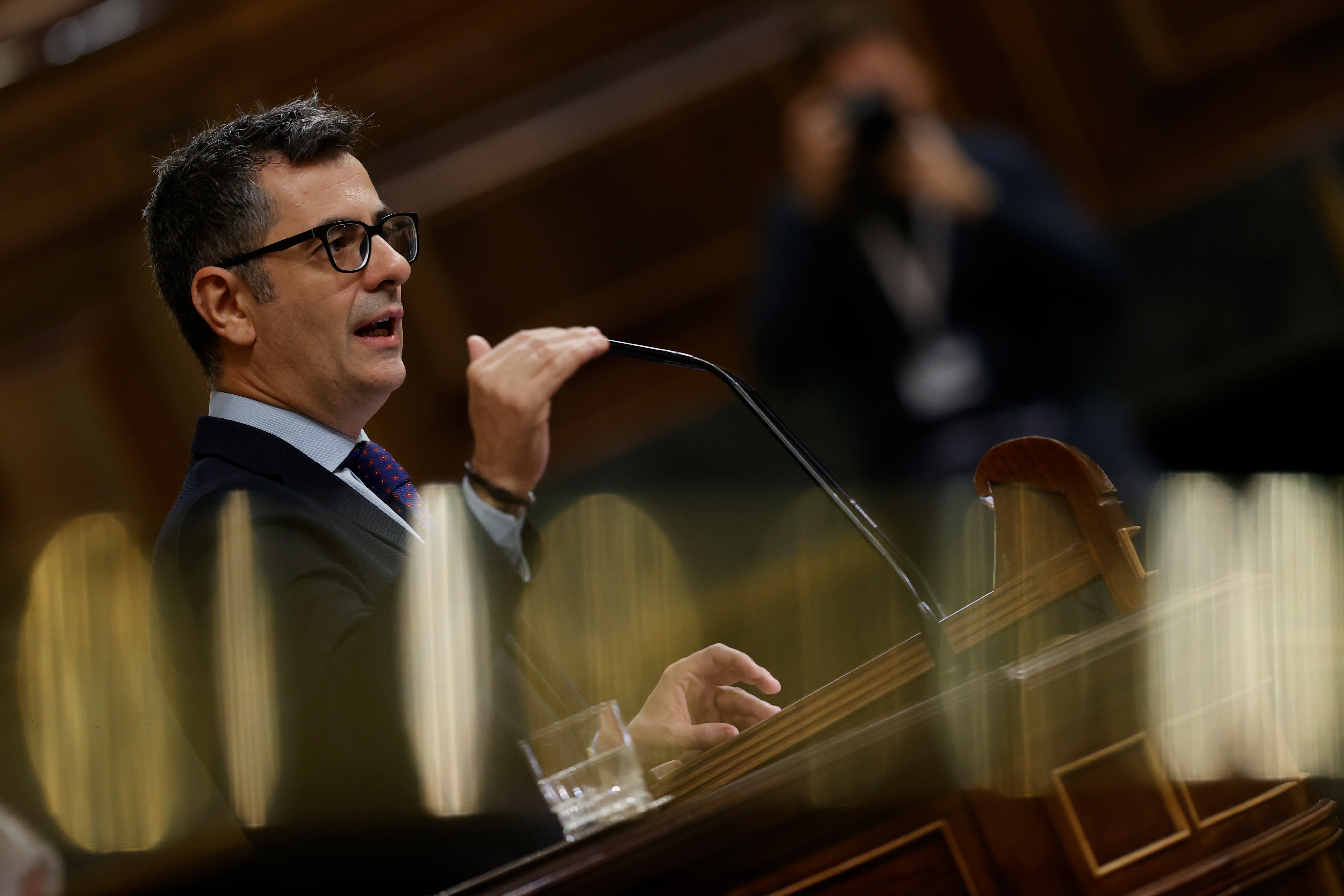 El Gobierno y el PP pactan ceñir la reforma de la Constitución al término "disminuido" El Gobierno y el PP pactan ceñir la reforma de la Constitución al término "disminuido"