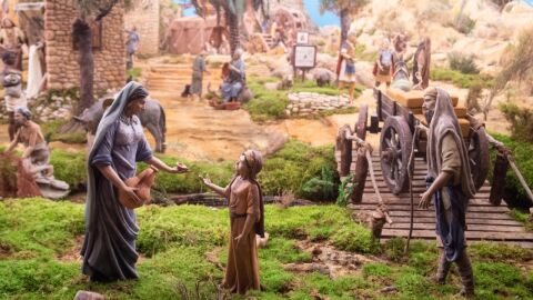 La Asociaci&oacute;n Complutense de Belenistas es la encargada de dise&ntilde;ar el Bel&eacute;n Tradicional y el Gran Bel&eacute;n Monumental de Alcal&aacute; de Henares