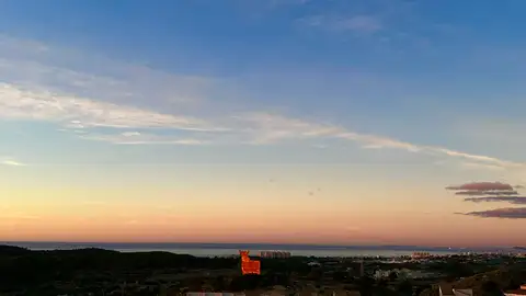 la vila joiosa amanecer toro osborne poco nuboso la vila joiosa amanecer toro osborne poco nuboso
