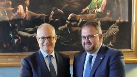 El alcalde de Roma visitará Mérida en 2023 para firmar el protocolo de colaboración entre ambas ciudades El alcalde de Roma visitará Mérida en 2023 para firmar el protocolo de colaboración entre ambas ciudades