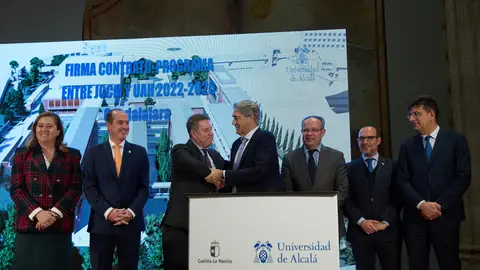La Universidad de Alcalá y la Junta de Comunidades de Castilla la Mancha firman el contrato-programa que financiará la actividad en el campus de Guadalajara durante los próximos 5 años La Universidad de Alcalá y la Junta de Comunidades de Castilla la Mancha firman el contrato-programa que financiará la actividad en el campus de Guadalajara durante los próximos 5 años