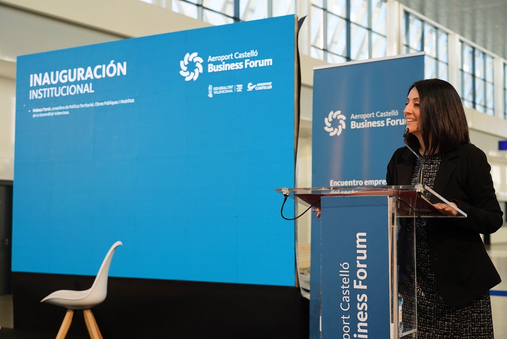 Entra en servicio este viernes la lanzadera entre el Aeropuerto y la estación de Torreblanca Entra en servicio este viernes la lanzadera entre el Aeropuerto y la estación de Torreblanca