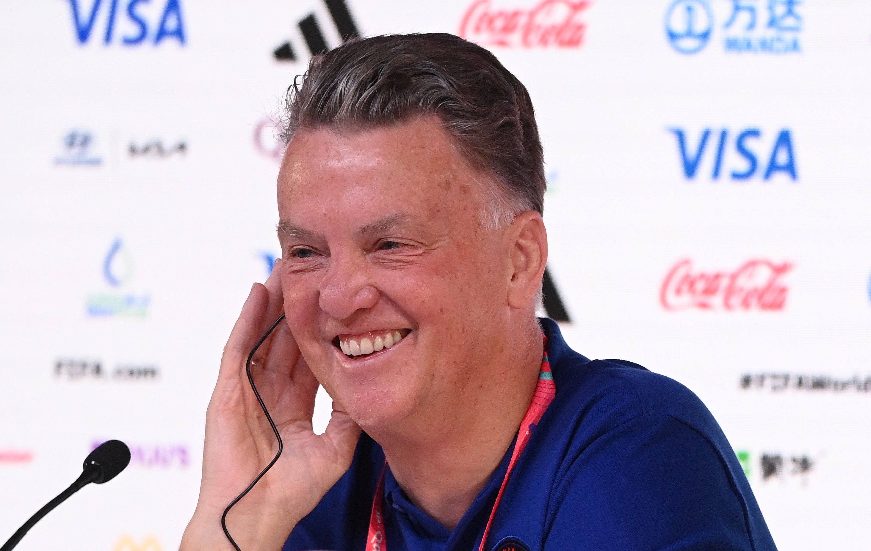 La propuesta sexual de Van Gaal a su esposa en pleno Mundial La propuesta sexual de Van Gaal a su esposa en pleno Mundial