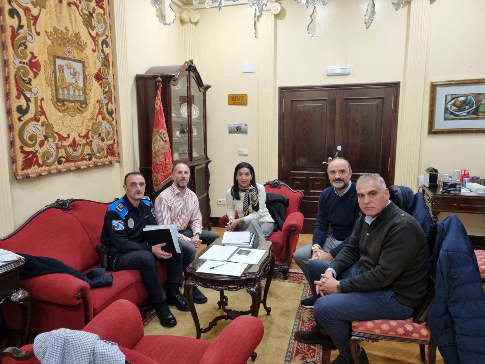 Proxecto piloto na contorna de Carmelitas para o “problema crónico” do aparcamento escolar Proxecto piloto na contorna de Carmelitas para o “problema crónico” do aparcamento escolar