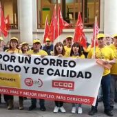 Los trabajadores de Correos se oponen a la venta del histórico edificio de la plaza de Gabriel Miró de Alicante 
