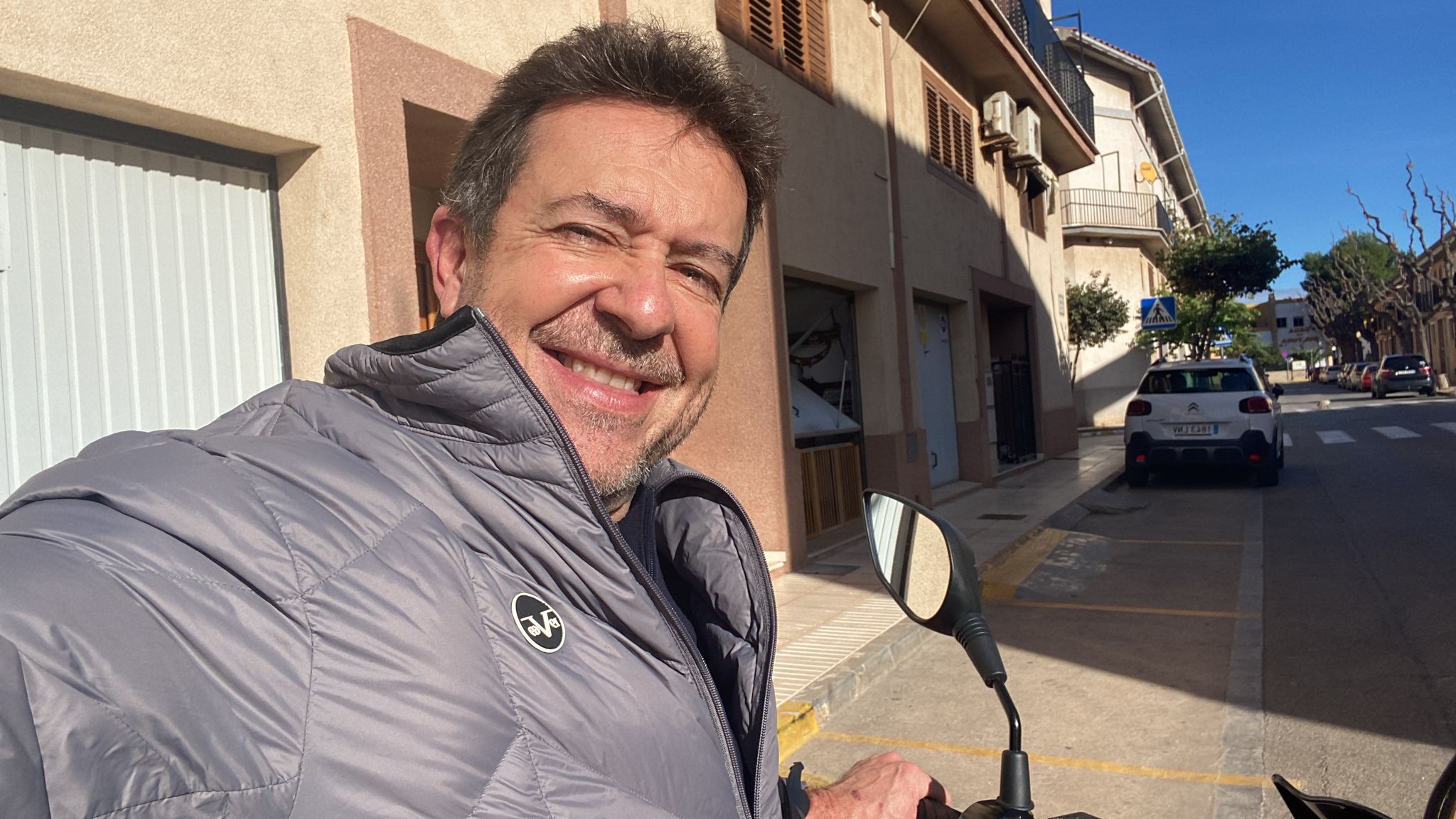 Conócete a ti mismo a través del viaje al 'Templo de Apolo' que nos propone Rafa Pacheco en Más de uno Alicante Conócete a ti mismo a través del viaje al 'Templo de Apolo' que nos propone Rafa Pacheco en Más de uno Alicante