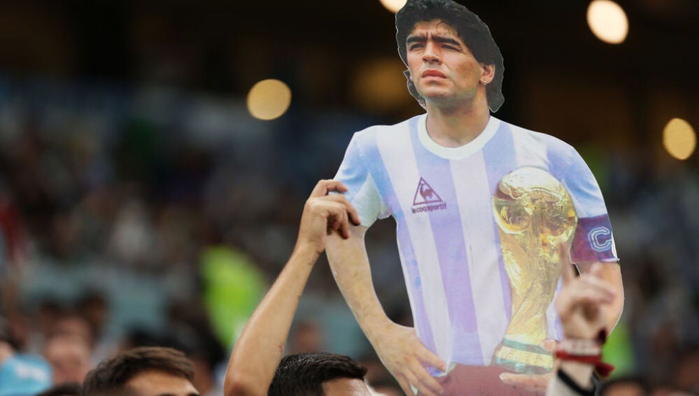 Argentina se encomienda al recuerdo de Maradona