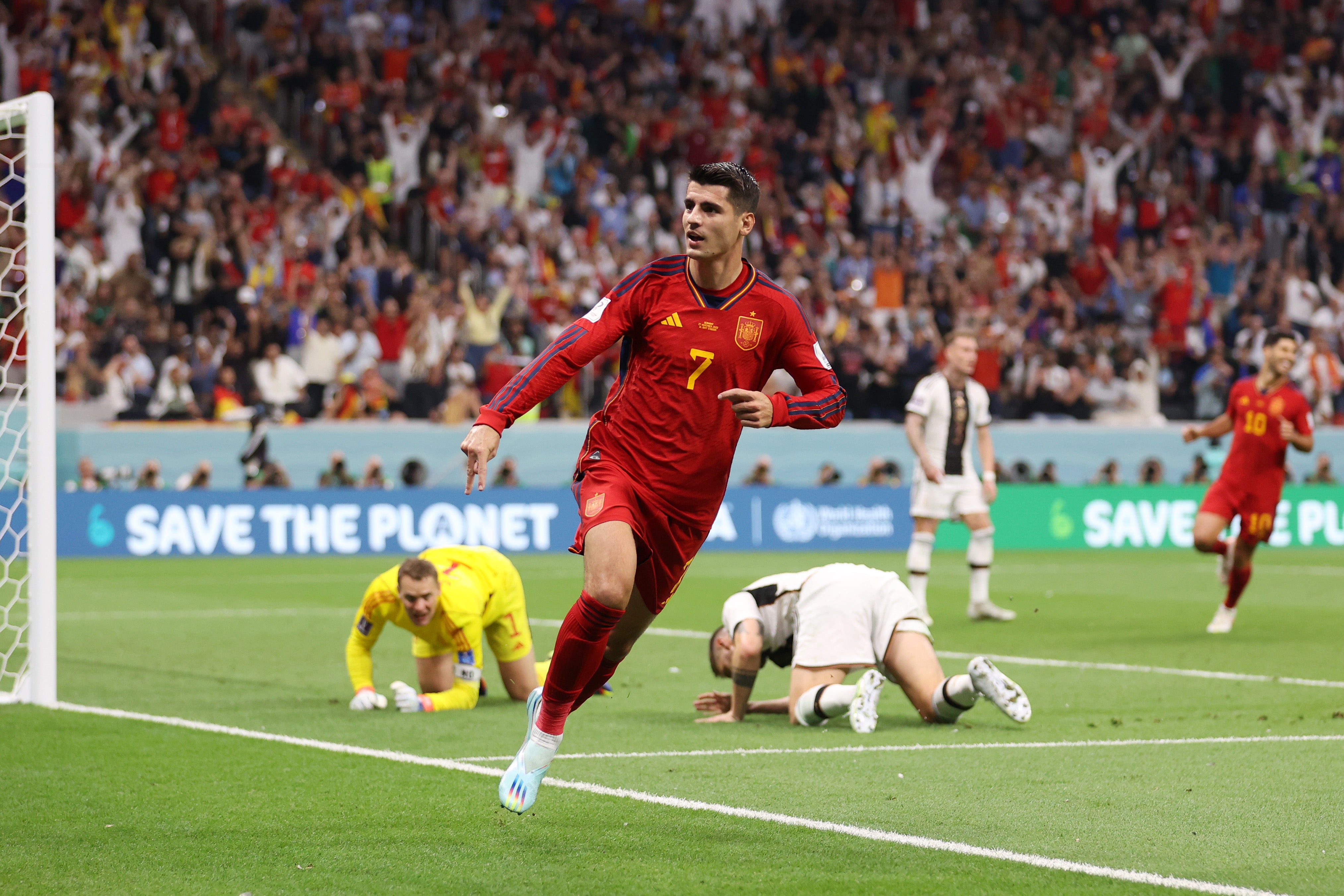 España empata ante Alemania y sigue líder de grupo España empata ante Alemania y sigue líder de grupo