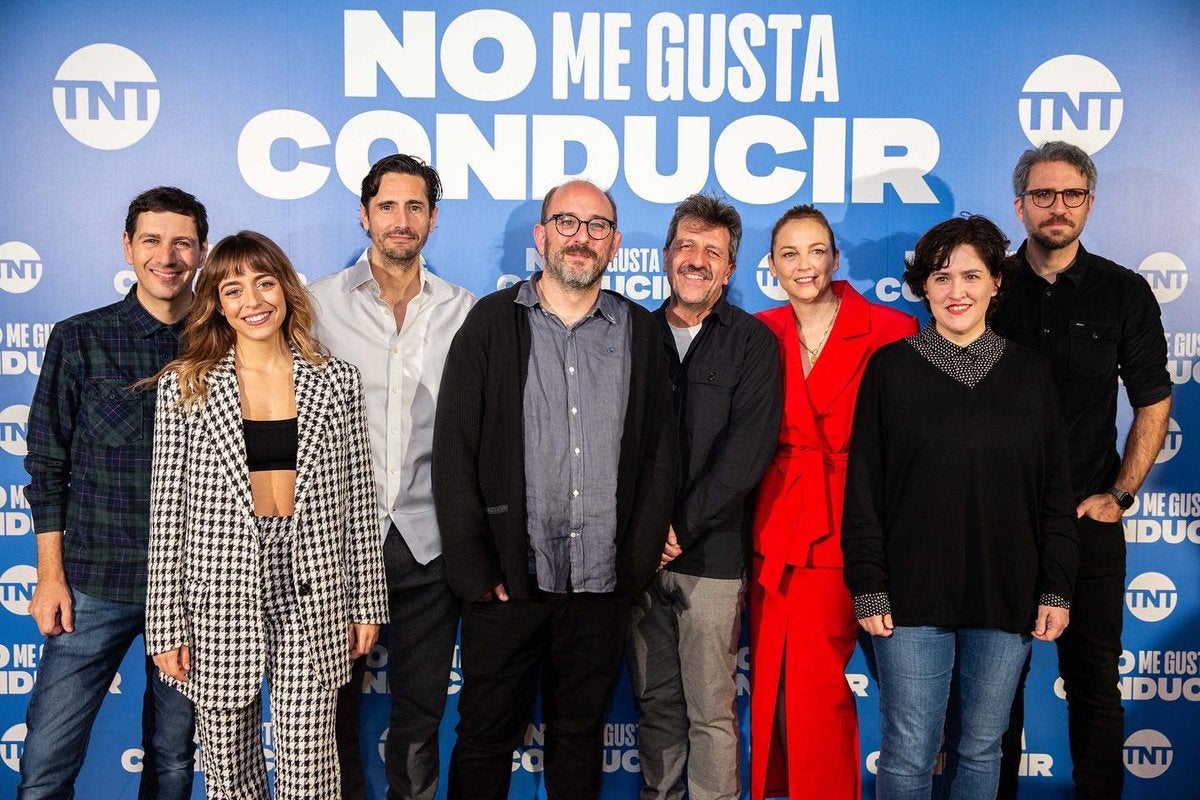 Borja Cobeaga: "El cuarentón de la serie soy yo... con la forma más bella de Juan Diego Botto"