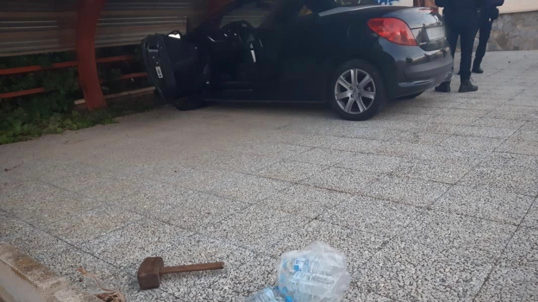 La Policía Local de Elche detiene a tres hombres tras okupar una vivienda en Bonavista La Policía Local de Elche detiene a tres hombres tras okupar una vivienda en Bonavista