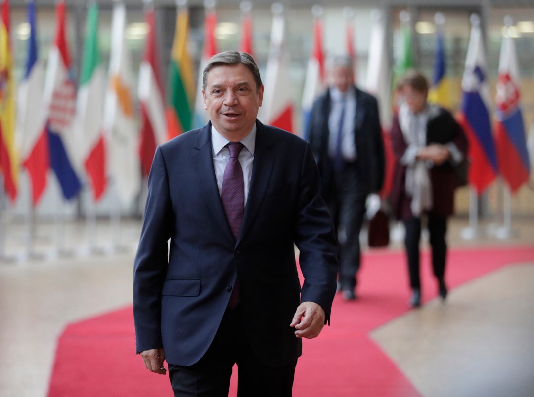 Todos los titulares de la entrevista de Luis Planas con Carlos Alsina Todos los titulares de la entrevista de Luis Planas con Carlos Alsina