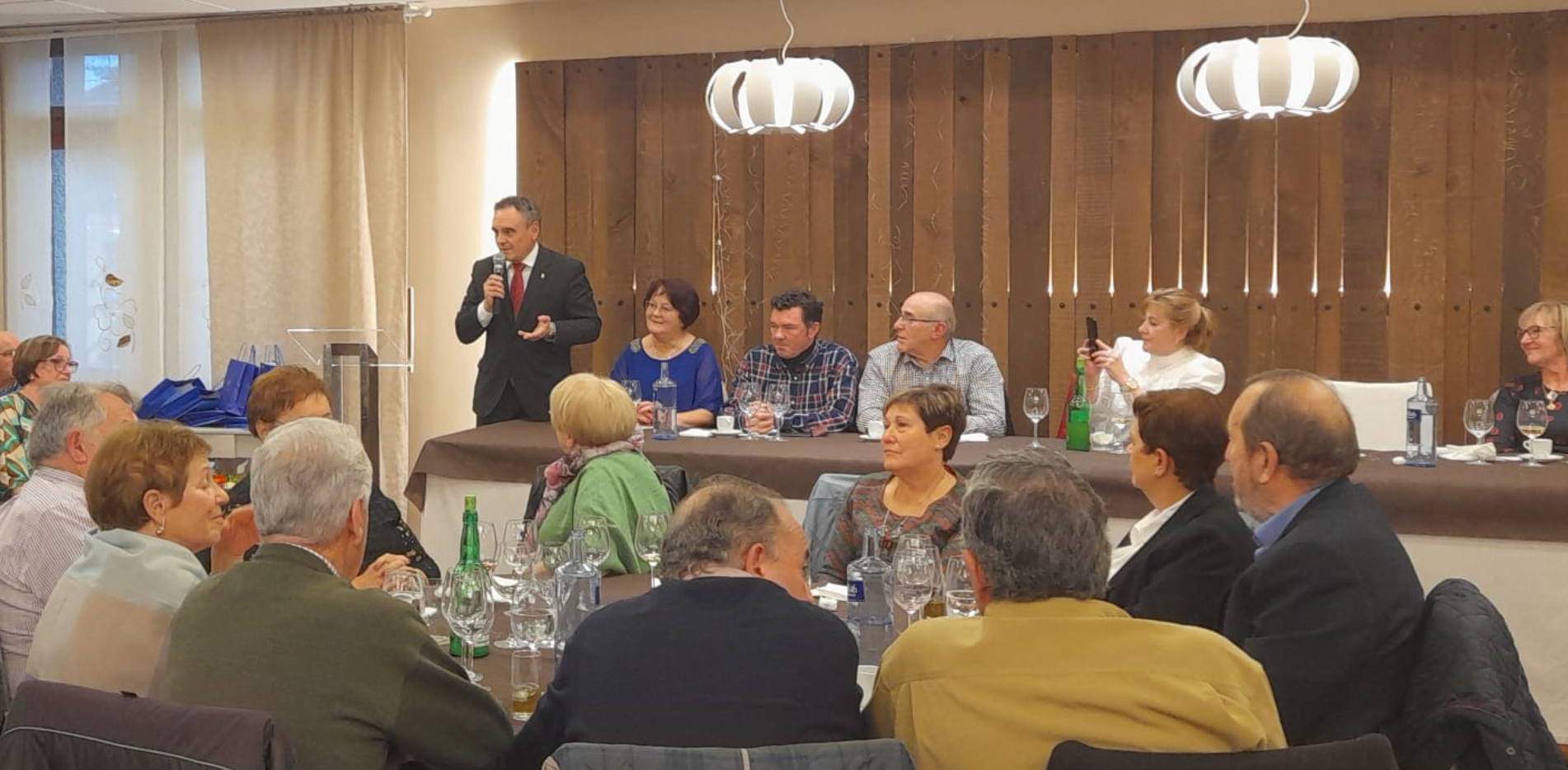 Nava reconoció a sus mayores en la celebración del encuentro anual Nava reconoció a sus mayores en la celebración del encuentro anual