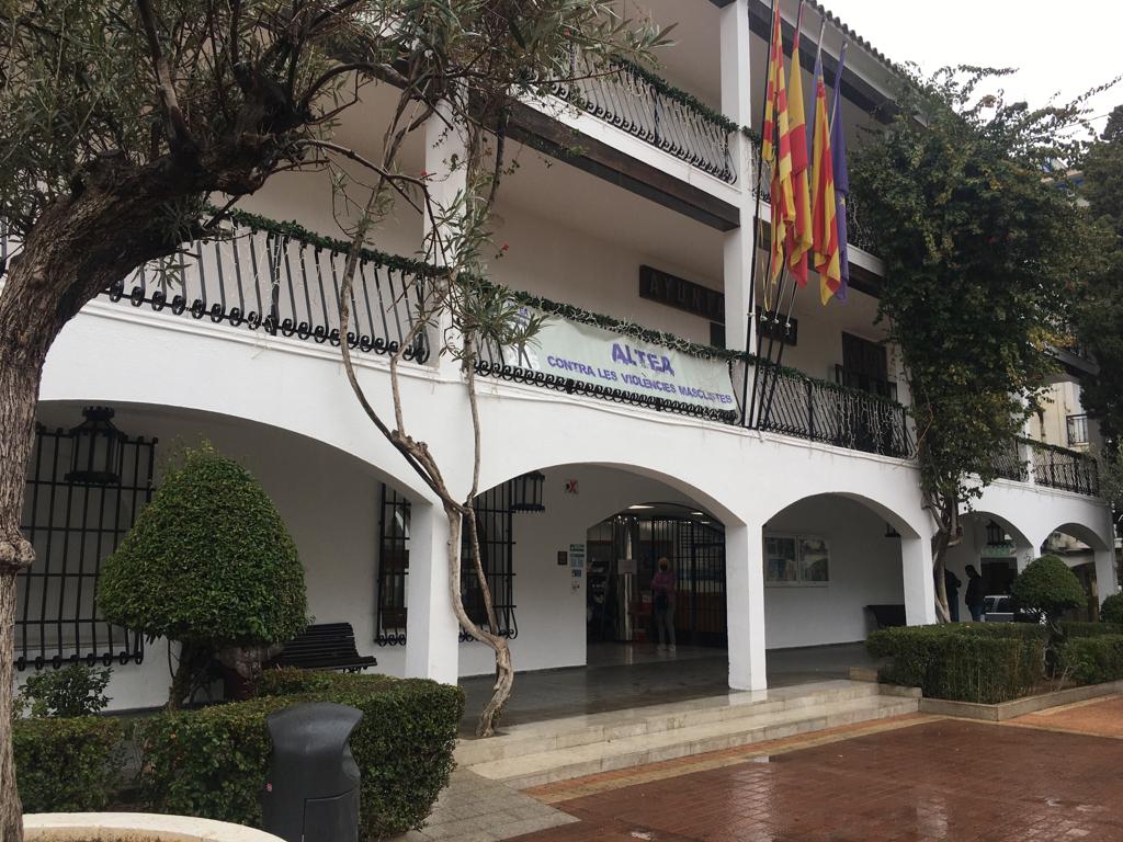 El PP de Altea denuncia que el gobierno municipal deja de apoyar las ayudas al transporte universitario a Alicante El PP de Altea denuncia que el gobierno municipal deja de apoyar las ayudas al transporte universitario a Alicante