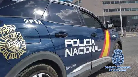 Policía Nacional en un centro de salud Policía Nacional en un centro de salud
