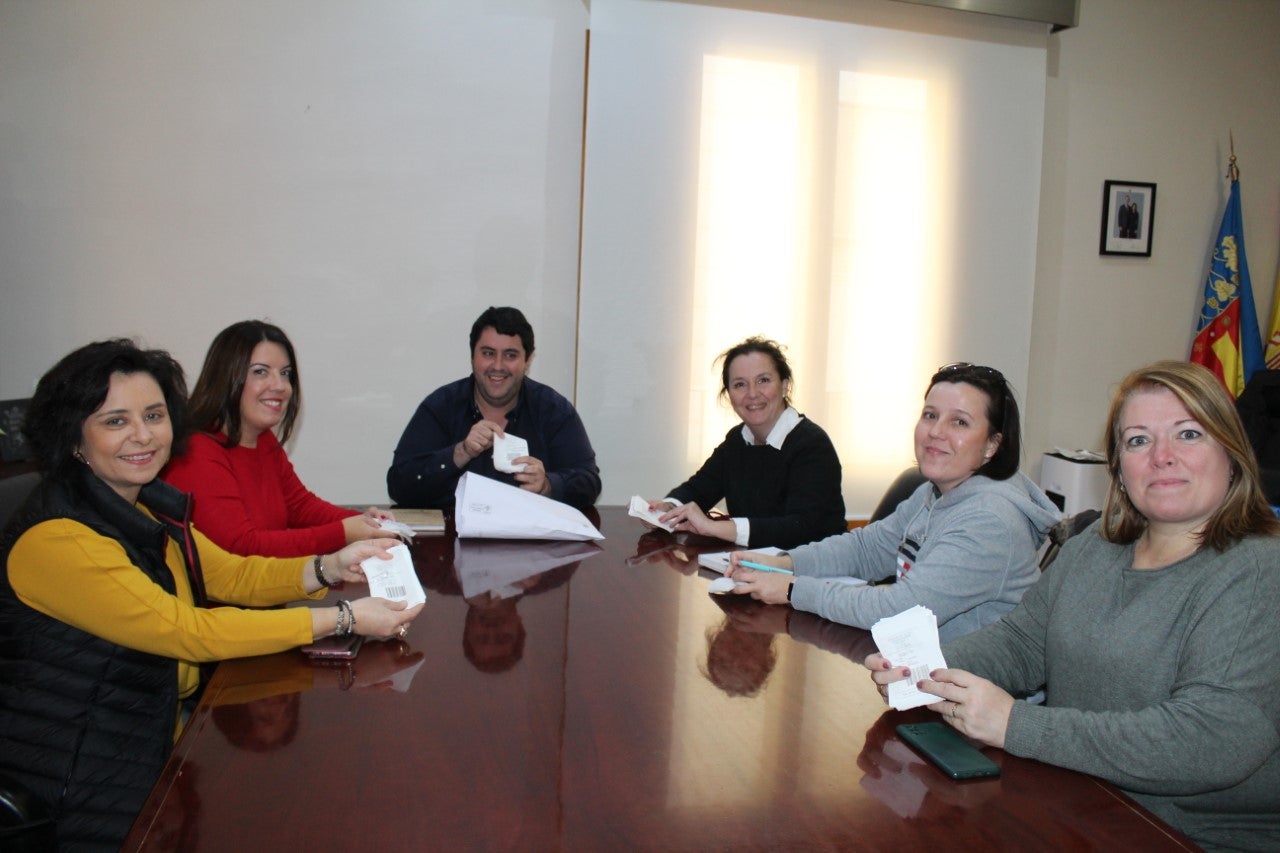 Nules dinamizará el comercio con el reparto de 2.000 tickets del parking gratis Nules dinamizará el comercio con el reparto de 2.000 tickets del parking gratis
