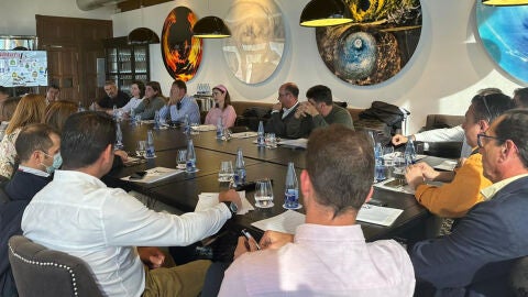 Encuentro para abordar la llegada de la fibra &oacute;ptica a la comarca