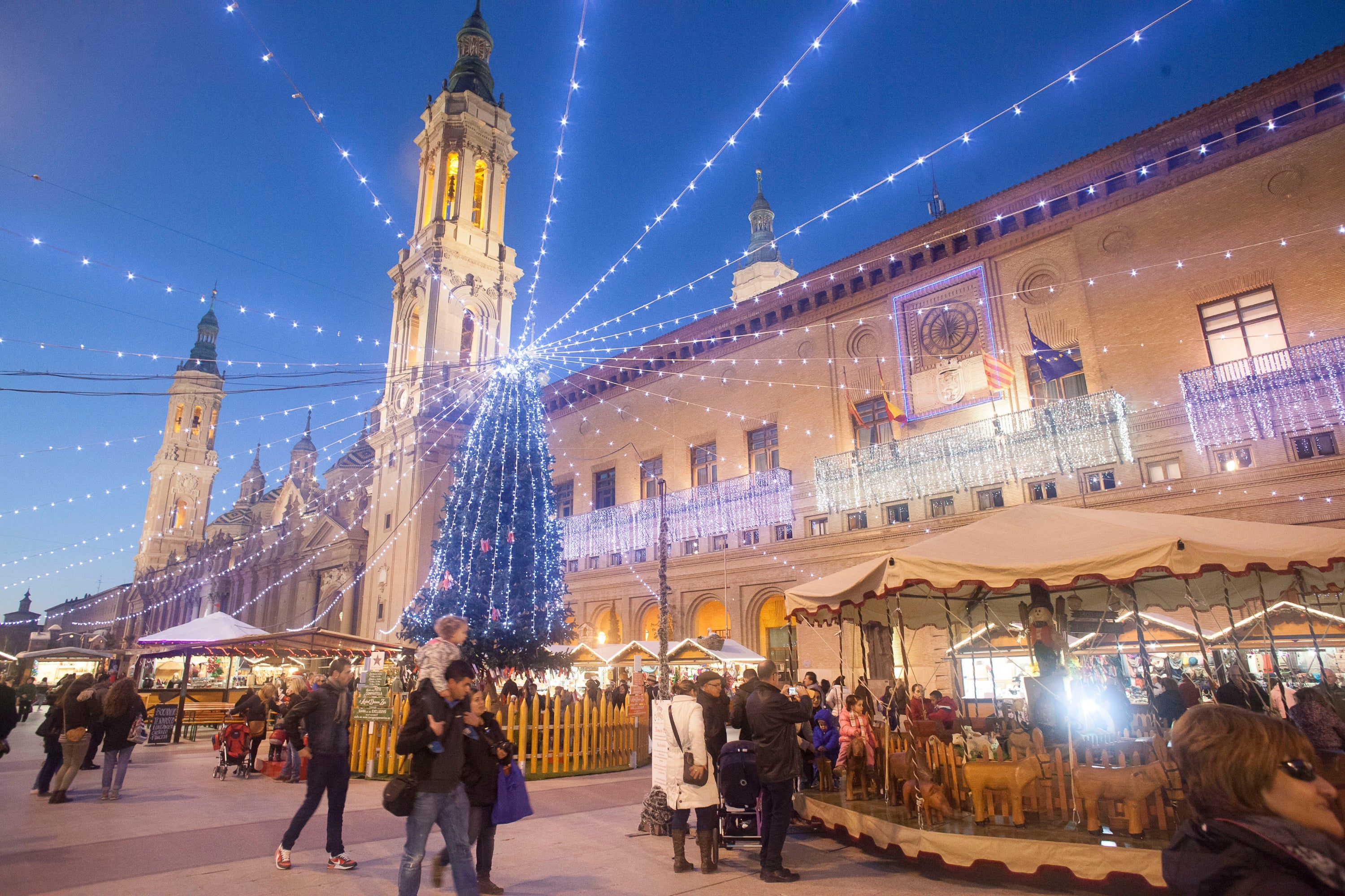 Cuándo encienden las luces en Zaragoza en 2022: horario y cómo verlas Cuándo encienden las luces en Zaragoza en 2022: horario y cómo verlas