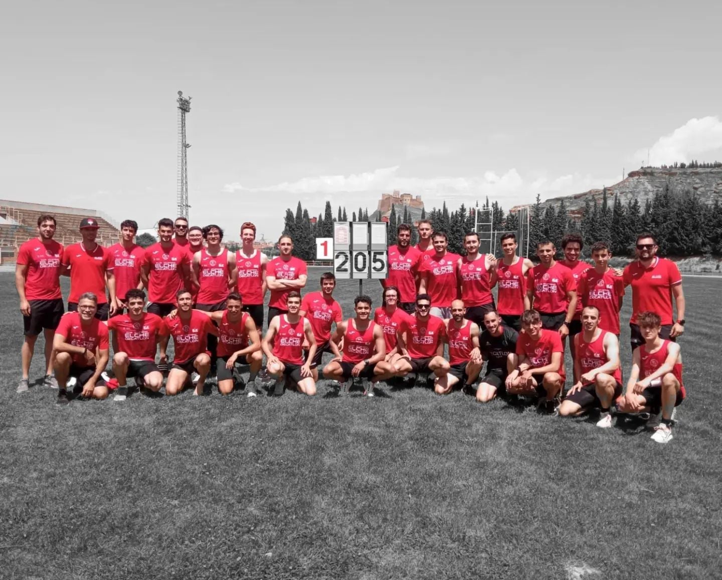 El Club Atletismo Elche Decatlon celebra este sábado la Gala de su 40 aniversario El Club Atletismo Elche Decatlon celebra este sábado la Gala de su 40 aniversario