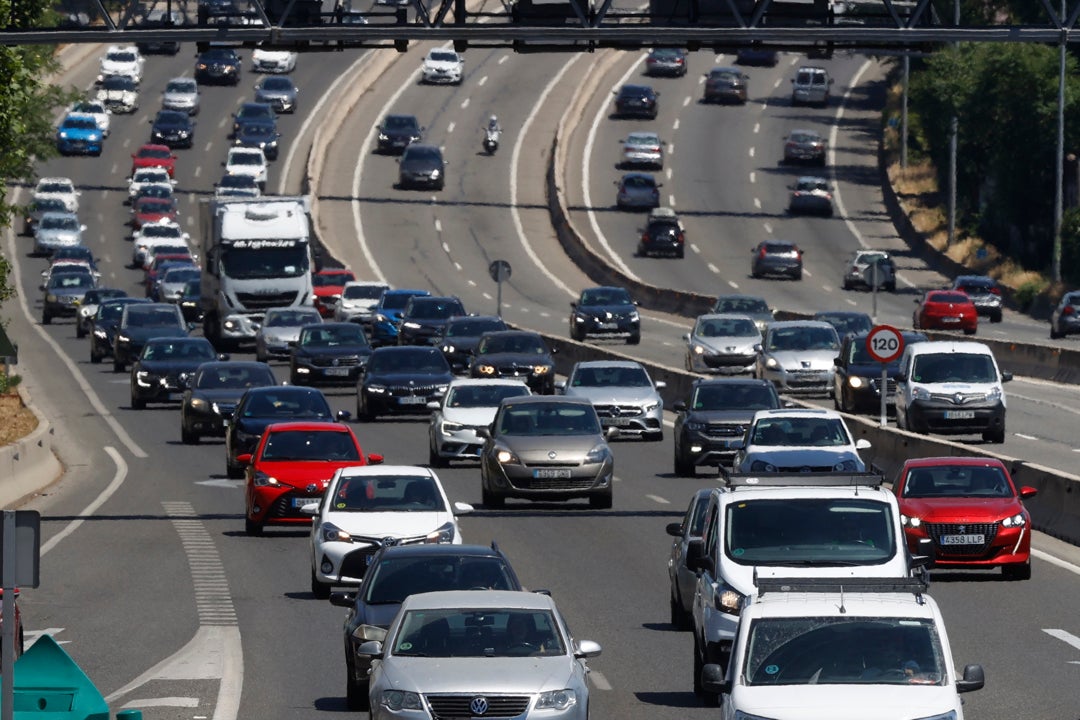 La DGT prevé 13,5 millones de desplazamientos por el Puente de Diciembre La DGT prevé 13,5 millones de desplazamientos por el Puente de Diciembre