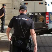 El Supremo anula unas oposiciones de la Policía Nacional por excluir a quienes llevan lentes intraoculares El Supremo anula unas oposiciones de la Policía Nacional por excluir a quienes llevan lentes intraoculares