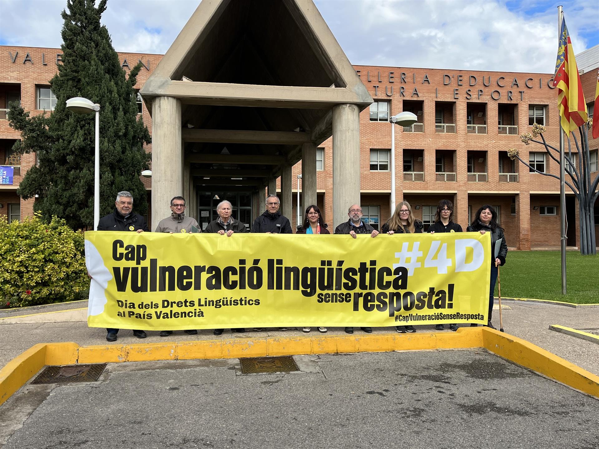 La mitad de las quejas por discriminación lingüística se producen en el ámbito sanitario, según Escola Valenciana La mitad de las quejas por discriminación lingüística se producen en el ámbito sanitario, según Escola Valenciana