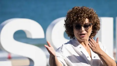 La directora y guionista Anna R. Costa, en el photocall de 'Fácil' durante el Festival de San Sebastián La directora y guionista Anna R. Costa, en el photocall de 'Fácil' durante el Festival de San Sebastián
