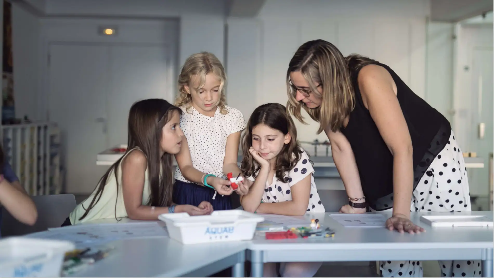 Aquae STEM lanza una nueva edición más digital para las vocaciones científicas en las niñas 