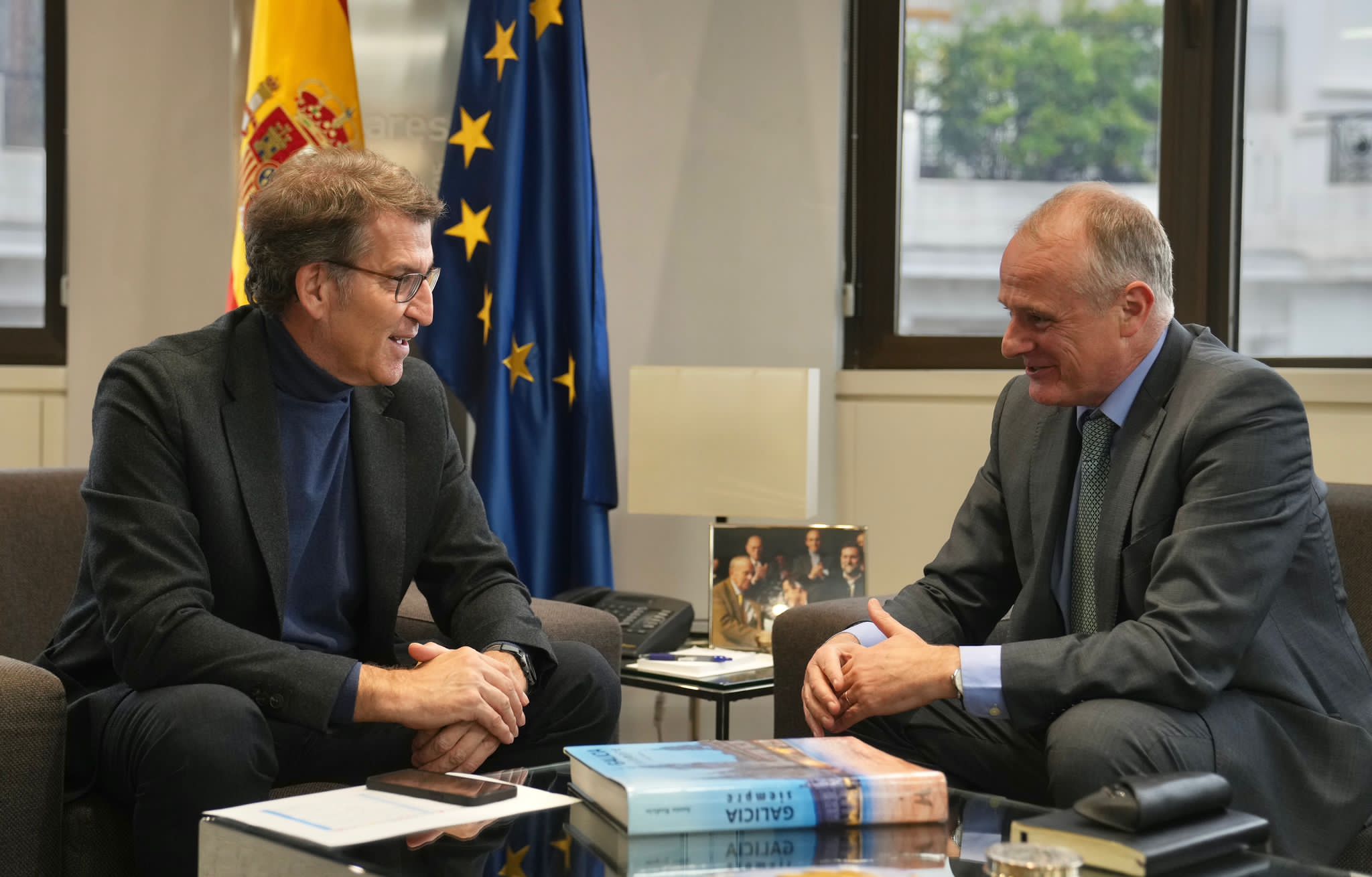 Canga se reúne con Feijóo para formalizar la candidatura al Principado Canga se reúne con Feijóo para formalizar la candidatura al Principado