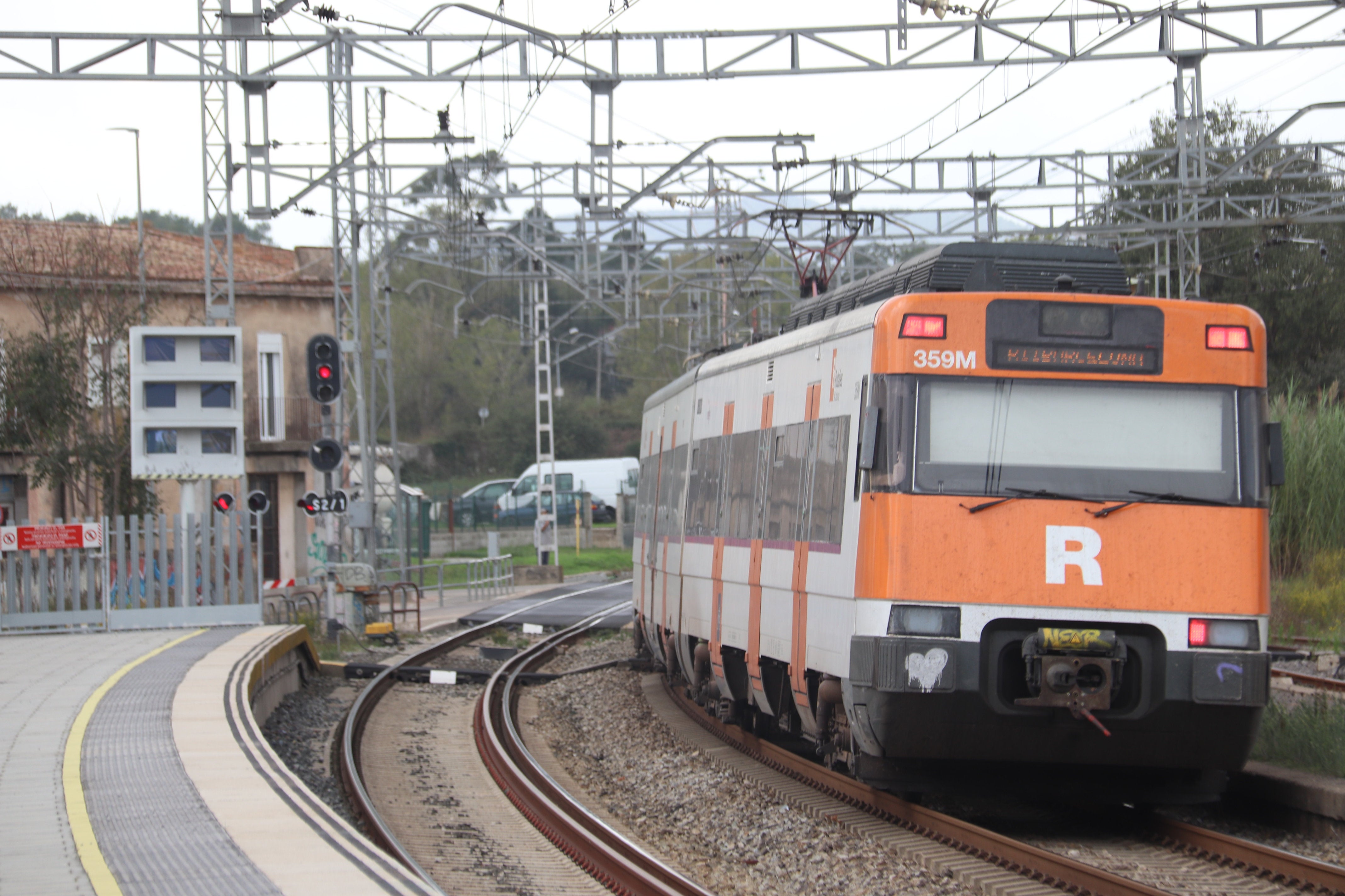 Más de un centenar de heridos en un choque de dos trenes en Montcada i Reixac Más de un centenar de heridos en un choque de dos trenes en Montcada i Reixac