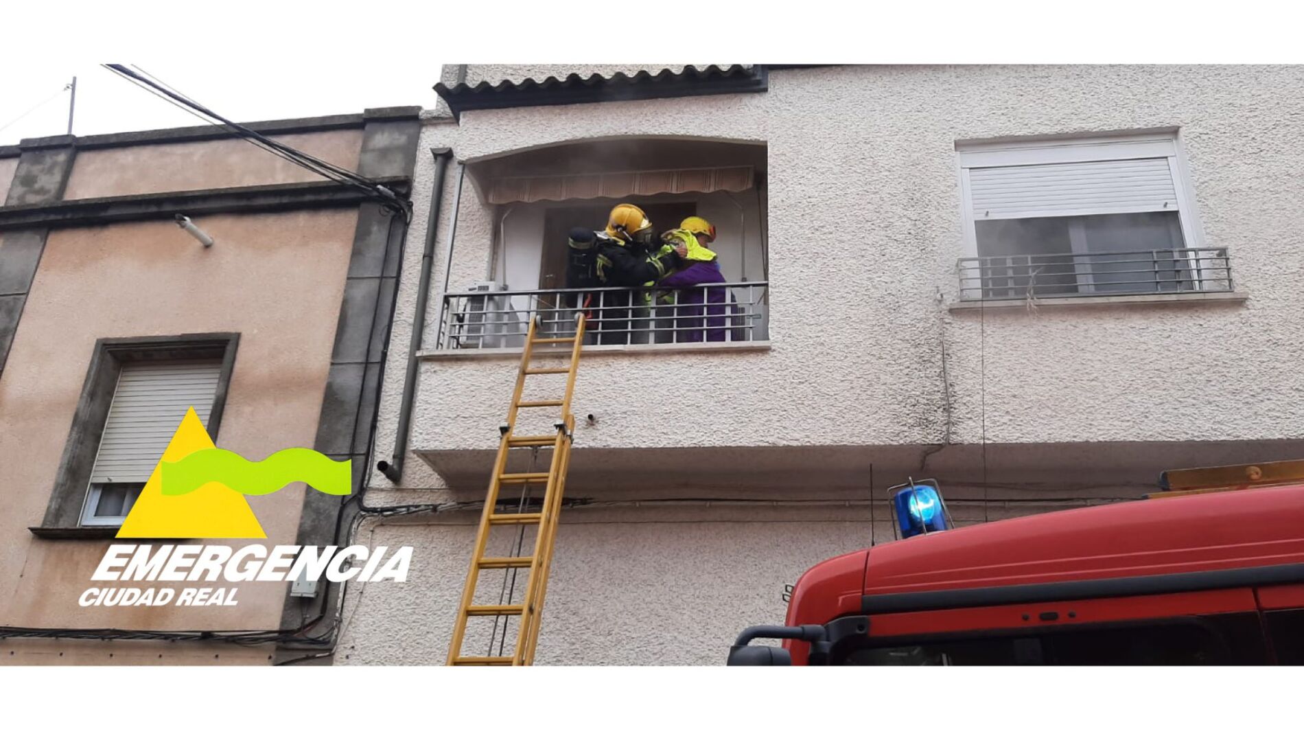 Trasladan al hospital a una mujer de 93 años por inhalación de humo tras un  incendio en su casa de La Solana | Onda Cero Radio