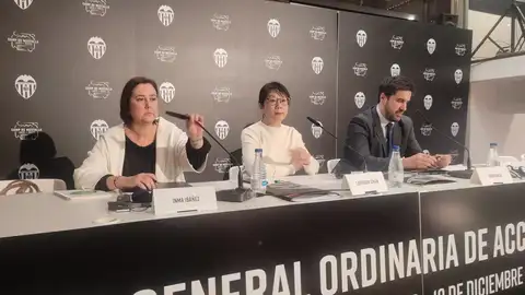 Layhoon: "Si Peter Lim quisiera vender, Kiat no estaría aquí" Layhoon: "Si Peter Lim quisiera vender, Kiat no estaría aquí"