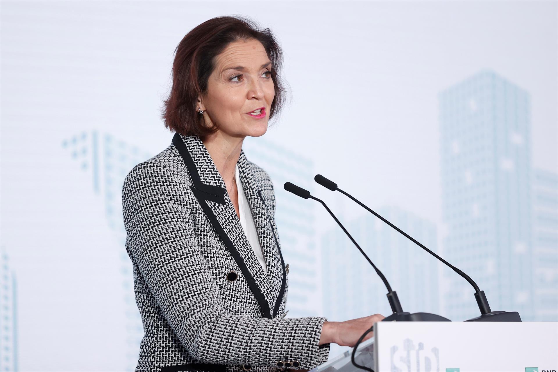 Maroto confía que con el apoyo del Gobierno y los ICO las azulejeras puedan cumplir requisitos para acceder a ayudas Maroto confía que con el apoyo del Gobierno y los ICO las azulejeras puedan cumplir requisitos para acceder a ayudas