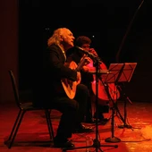 Amancio Prada cantaralle a Álvaro Cunqueiro na homenaxe ao escritor Amancio Prada cantaralle a Álvaro Cunqueiro na homenaxe ao escritor